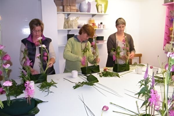 The Best Gardening Experiences for National Plant a Flower Day