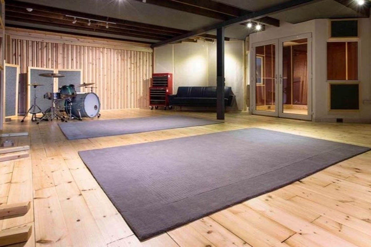 1 Hour Recording Studio Experience in Newcastle