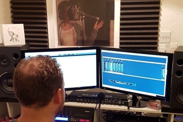 1 Hour Recording Studio Session in Windsor