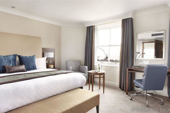 1 Night Stay In 4 Star Hotel With Mrs Doubtfire for Two