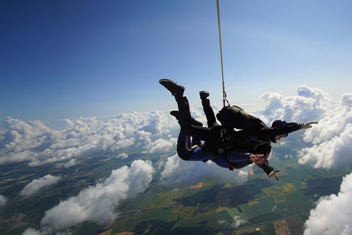 10000ft Tandem Skydive Jump - Anytime in Lincolnshire