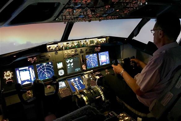 120 Minute 737 Flightdeck Simulator Session - Lincolnshire