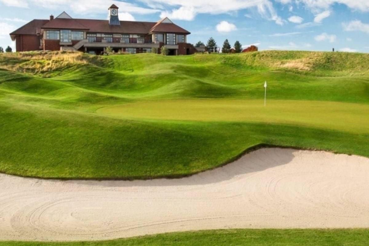 18 Hole Round of Golf at The Oxfordshire Golf Hotel and Spa