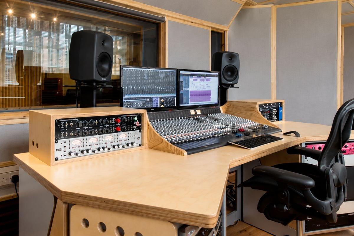 2 Hour Recording Studio Experience in Newcastle