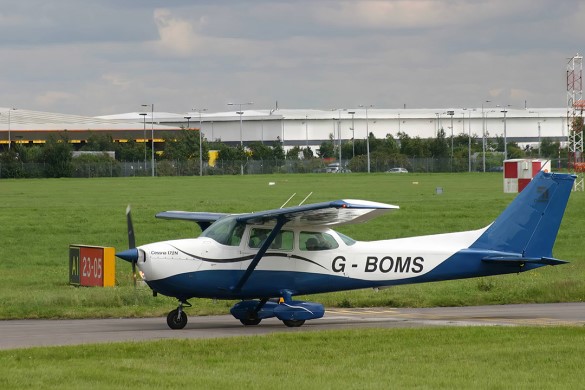 2-Seater 60 Minute Flying Lesson - Coventry 