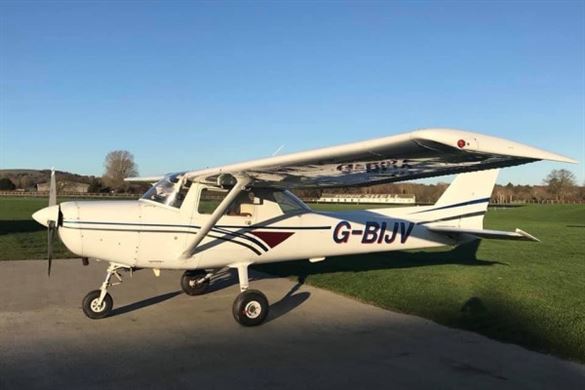 2-Seater 60 Minute Flying Lesson - Surrey