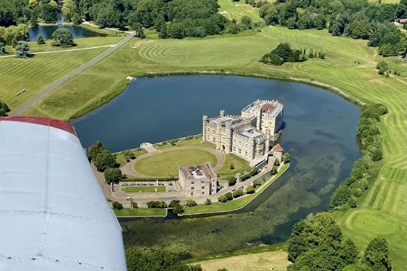 2-Seater 60 Minute Flying Lesson - Surrey