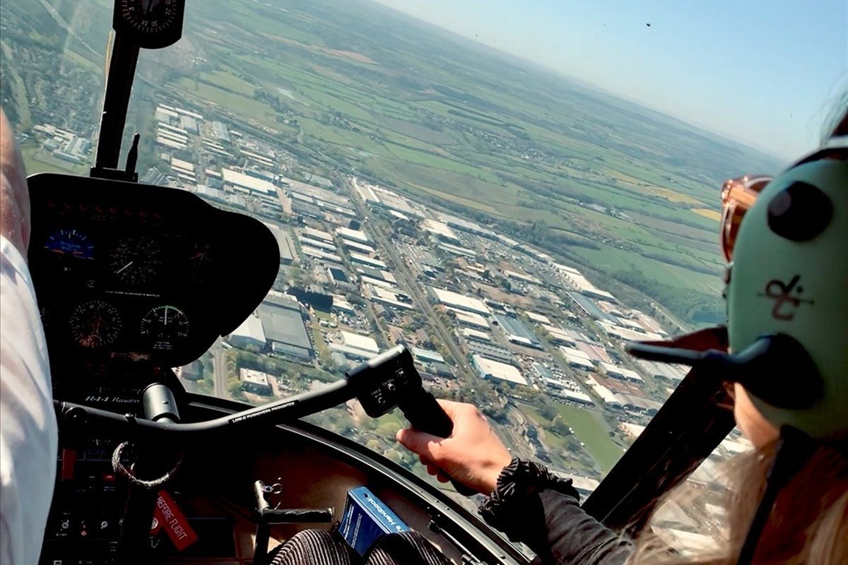 20 Min Helicopter Flying Lesson 4 Seater For One