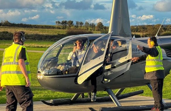 20 Minute 4 Seater Helicopter Flying Lesson