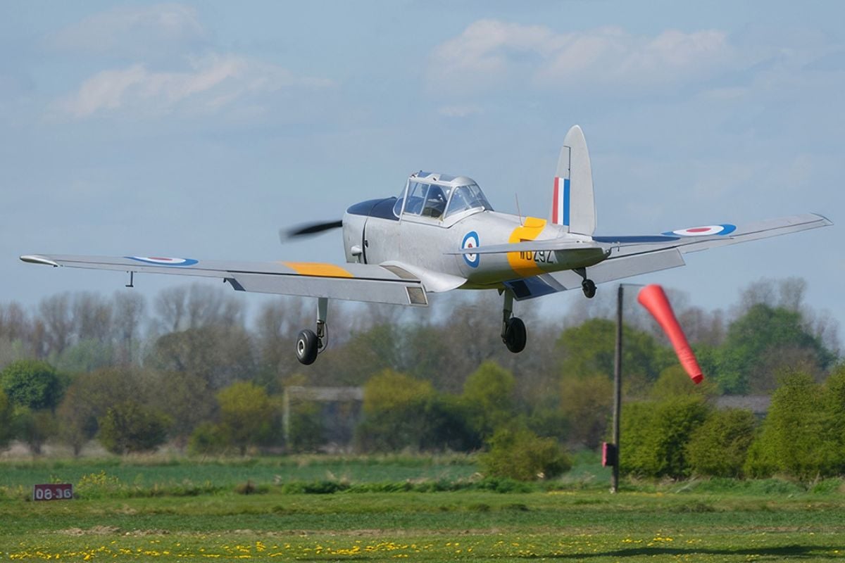 20 Minute Vintage Chipmunk Flight in Lincolnshire