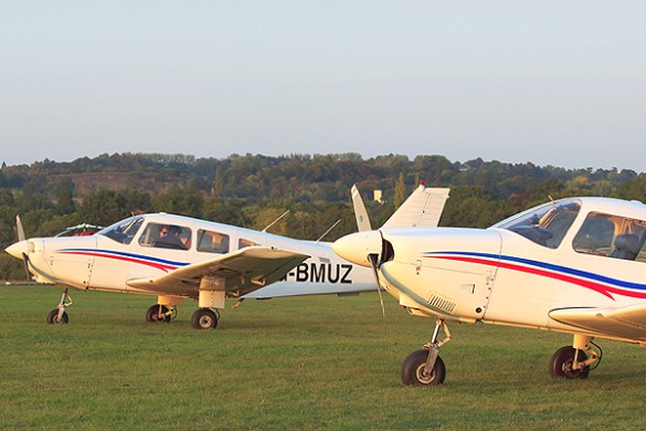 30 Minute 2 Seater Cessna Lesson with Video - Redhill Aerodrome