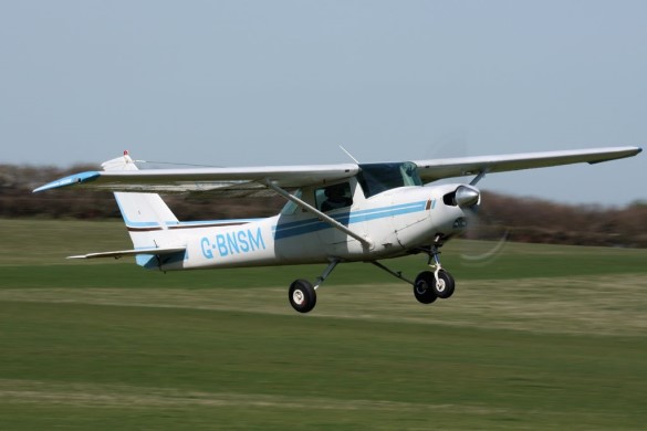 30 Minute 4 Seater Flying Lesson - Cornwall