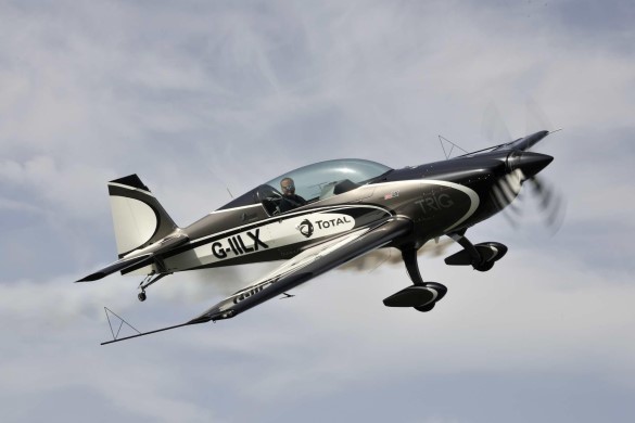 Ultimate Extra 30 Minute Aerobatics Flight - Berkshire