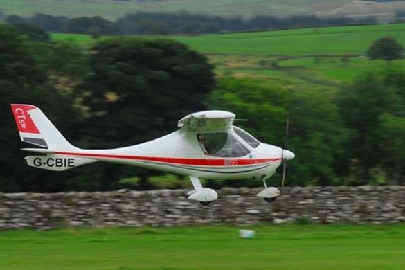 30 Minute Microlight Flying Lesson - Oxfordshire 