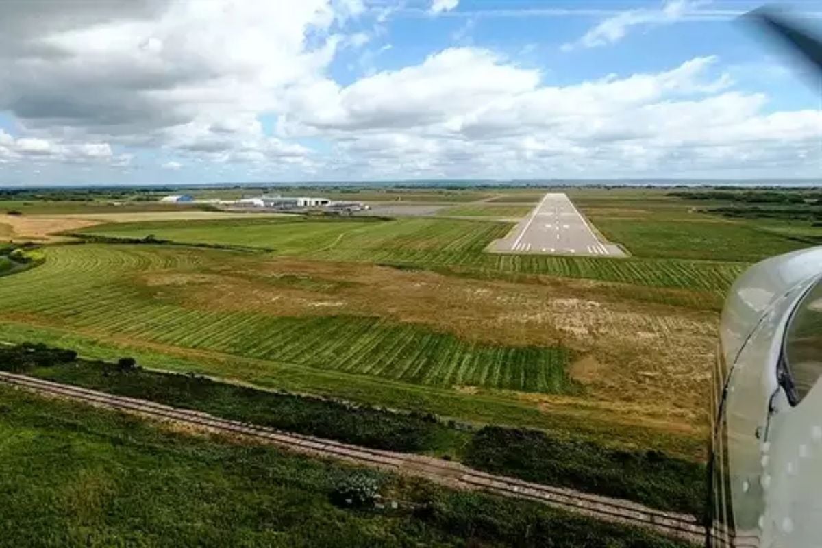 30 Minute Flying Lesson