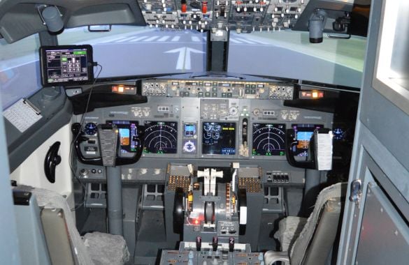 30 Minute Boeing 737-800 Simulator Session - Peterborough