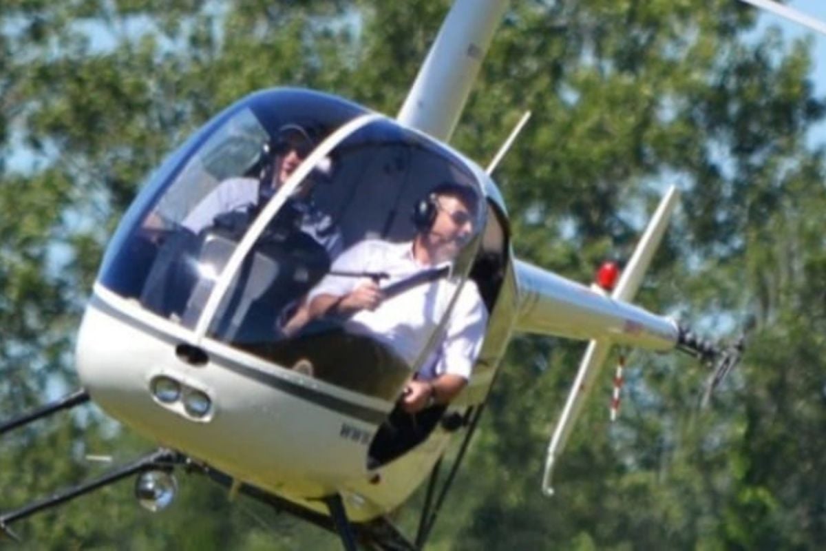 30-Minute Cabri G2 Helicopter Flight Lesson in Sussex