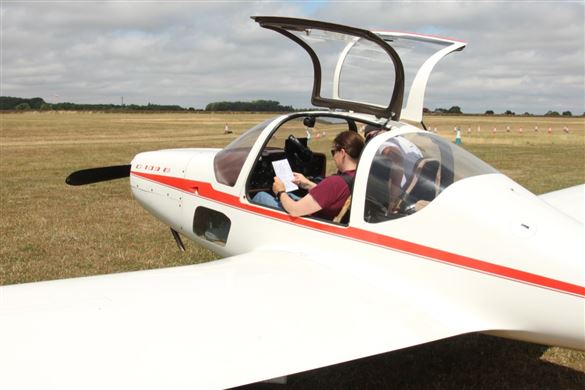 3000ft Gliding Experience In Wiltshire