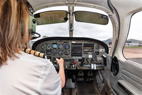 4 Seater 30 Minute Flying Lesson - Cotswold Airport