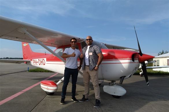 45 Minute Piper Flying Lesson From Cotswold Airport