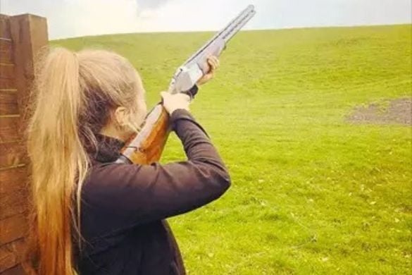 40 Clay Shooting Lesson in Cheshire