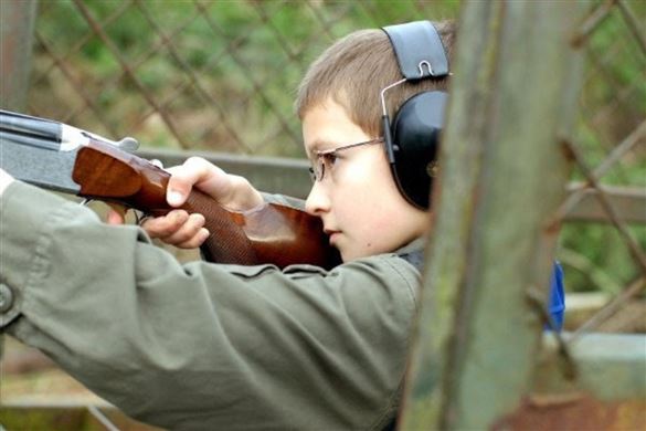 50 Clay Pigeon Shooting Session - Derbyshire