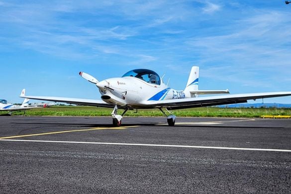 60 Minute 4-Seater Flying Lesson - Teesside Airport