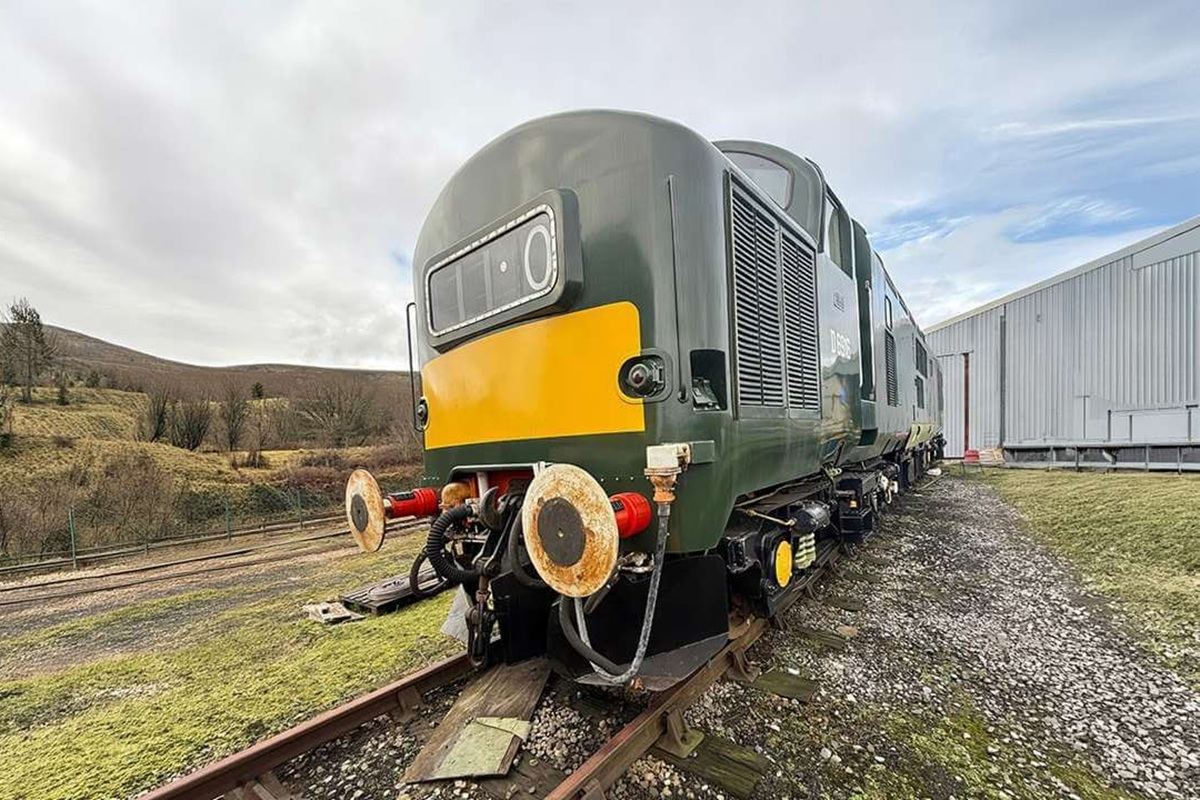 60 Minute Diesel Train Driving Experience for One