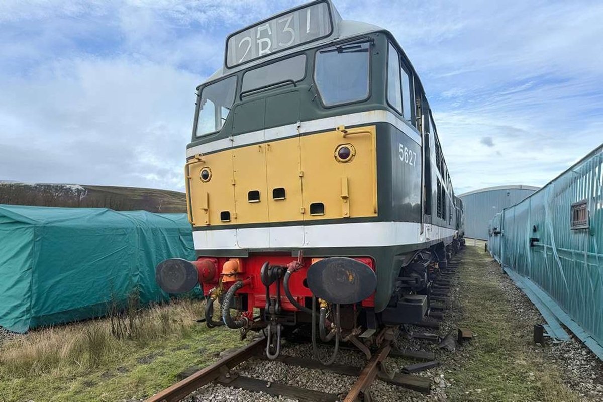 60 Minute Diesel Train Driving Experience for One