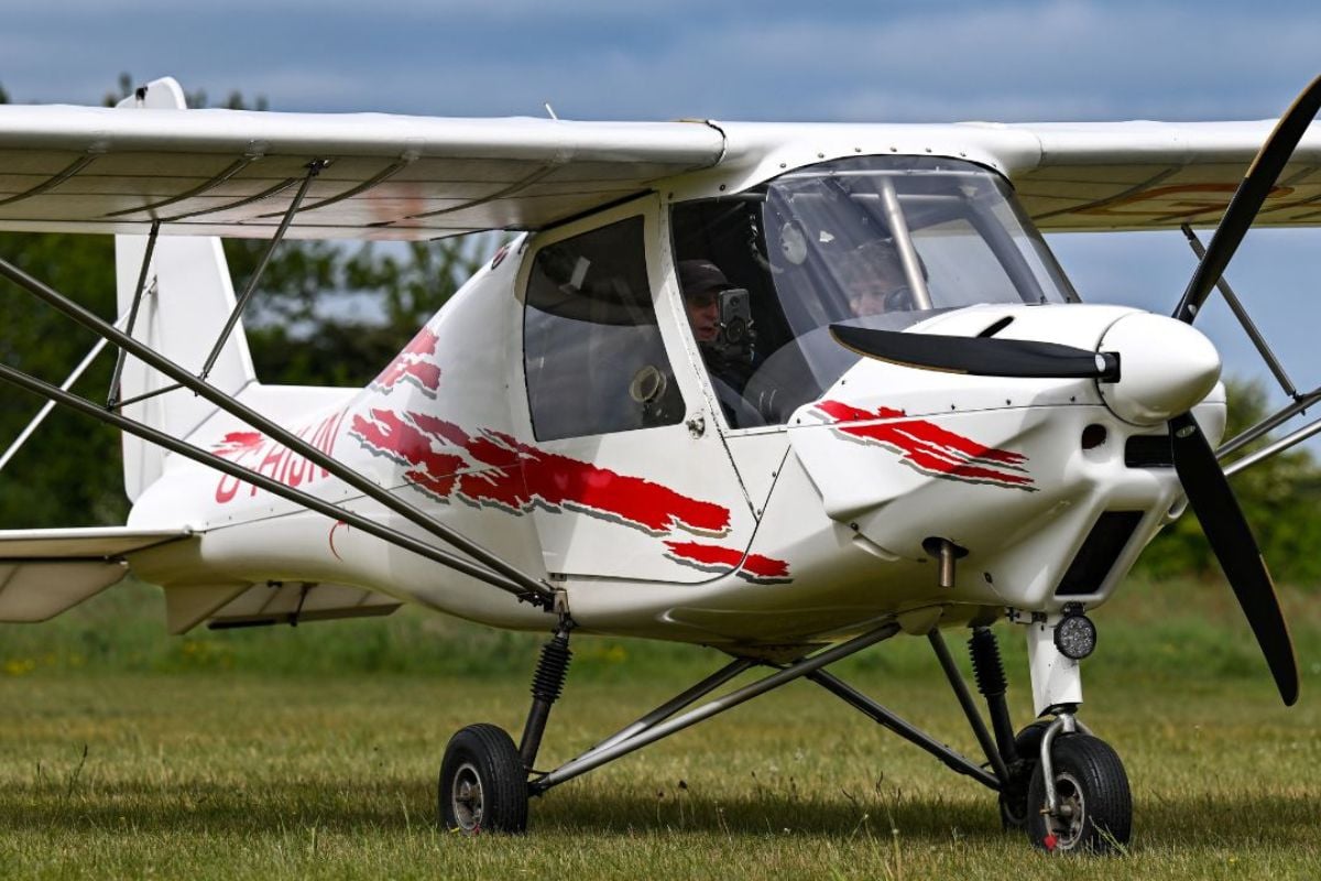 60 Minute Flying Lessons in North Kent