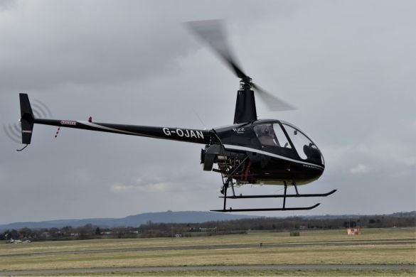 60 Minute R22 Helicopter Lesson - Gloucestershire