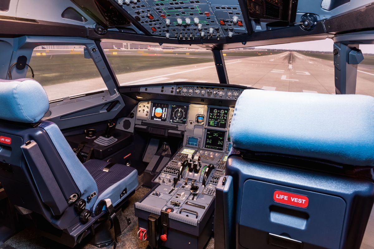 60 Minute Airbus A320 Flight Simulator Session in Exeter