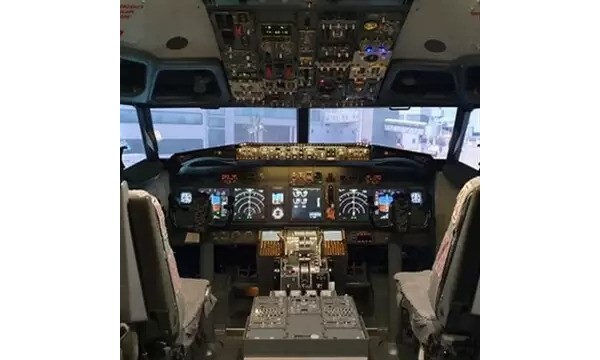60 Minute Boeing 737 Flight Simulator - Warwickshire