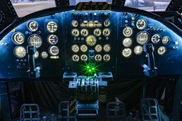 737 and Vulcan Simulator Duo Experience (2 x 120 min) - Stockport