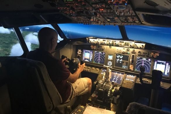 90 Minute 737 Flightdeck Simulator Session - Lincolnshire