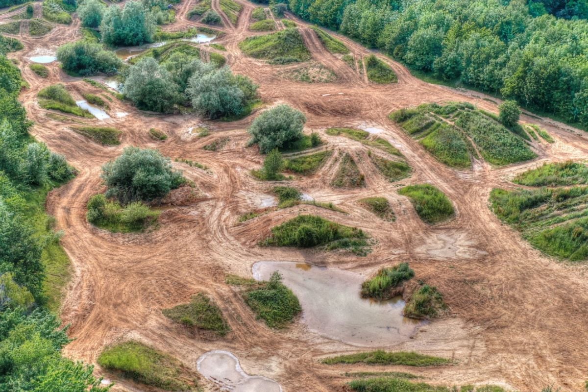 90 Minute Land Rover Off Road Driving in Leicestershire