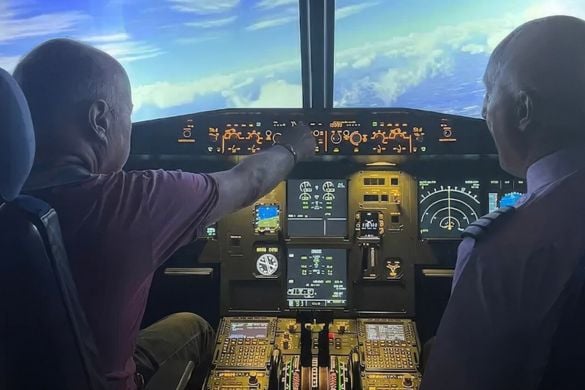 Airbus A320 Flight Simulator (30 mins) - Bedford