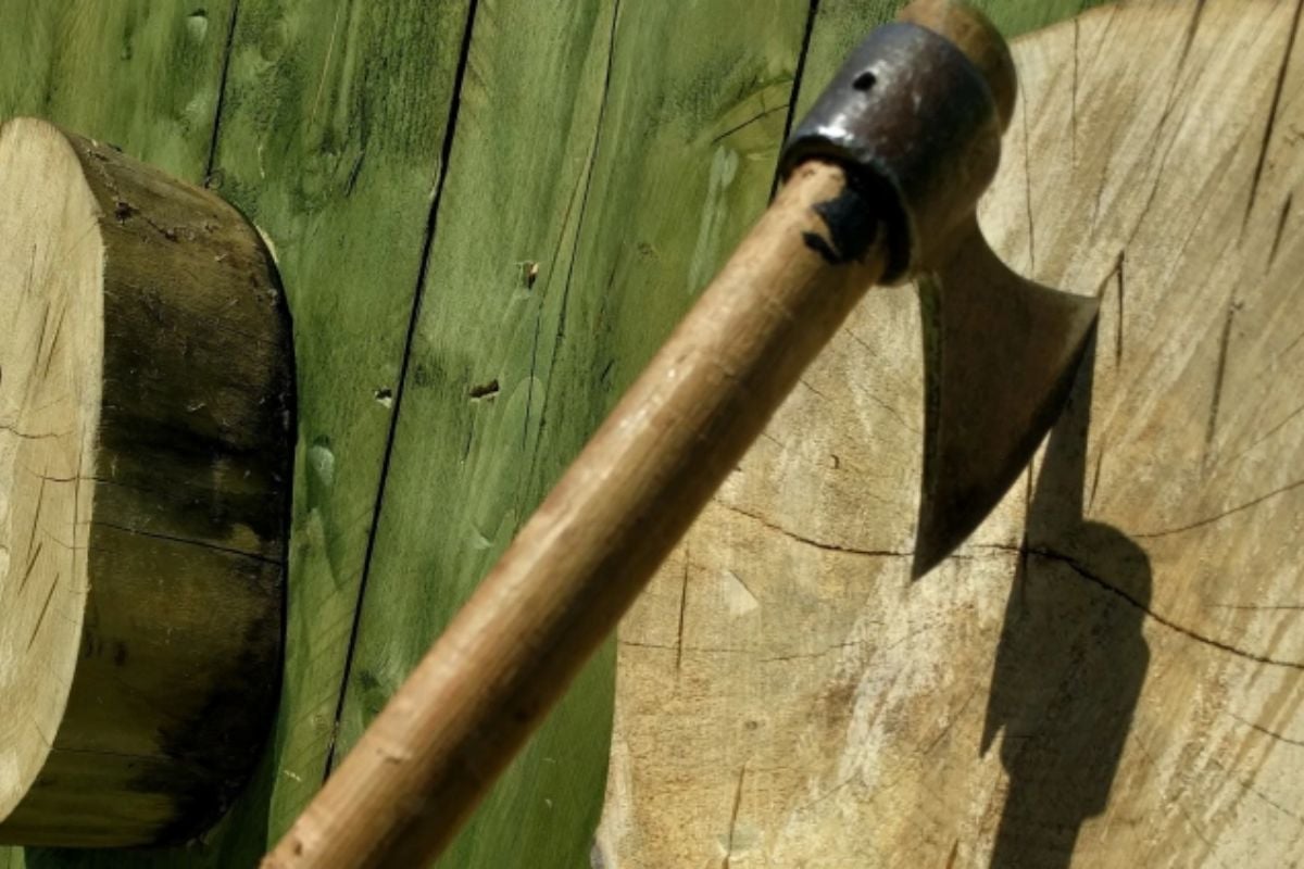 Axe Throwing Experience in Nottinghamshire