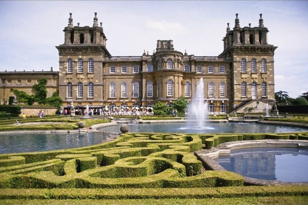 Blenheim Palace Entry and Dining with Bubbly for Two