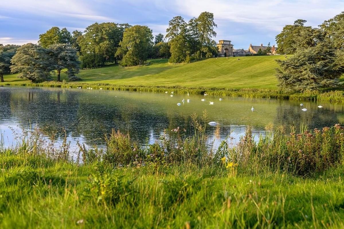 Blenheim Palace Helicopter Sightseeing Tour for Two