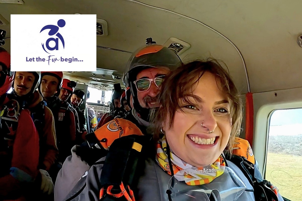 Blind or Deaf 15,000 ft Tandem Skydiving Experience – North Lincolnshire