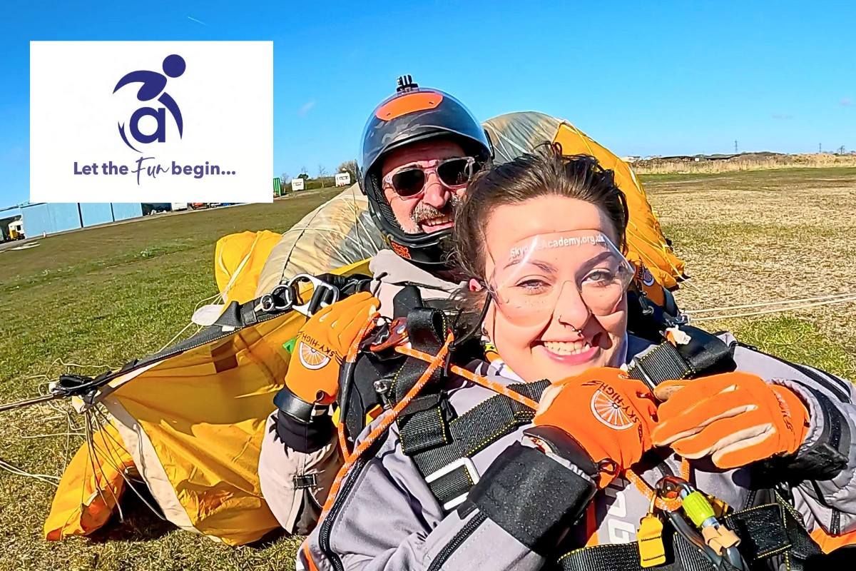 Blind or Deaf 15,000 ft Tandem Skydiving Experience – North Lincolnshire