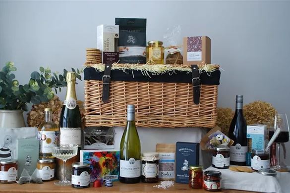 Artisan Hamper - Bubbly Forest Field Gift Box