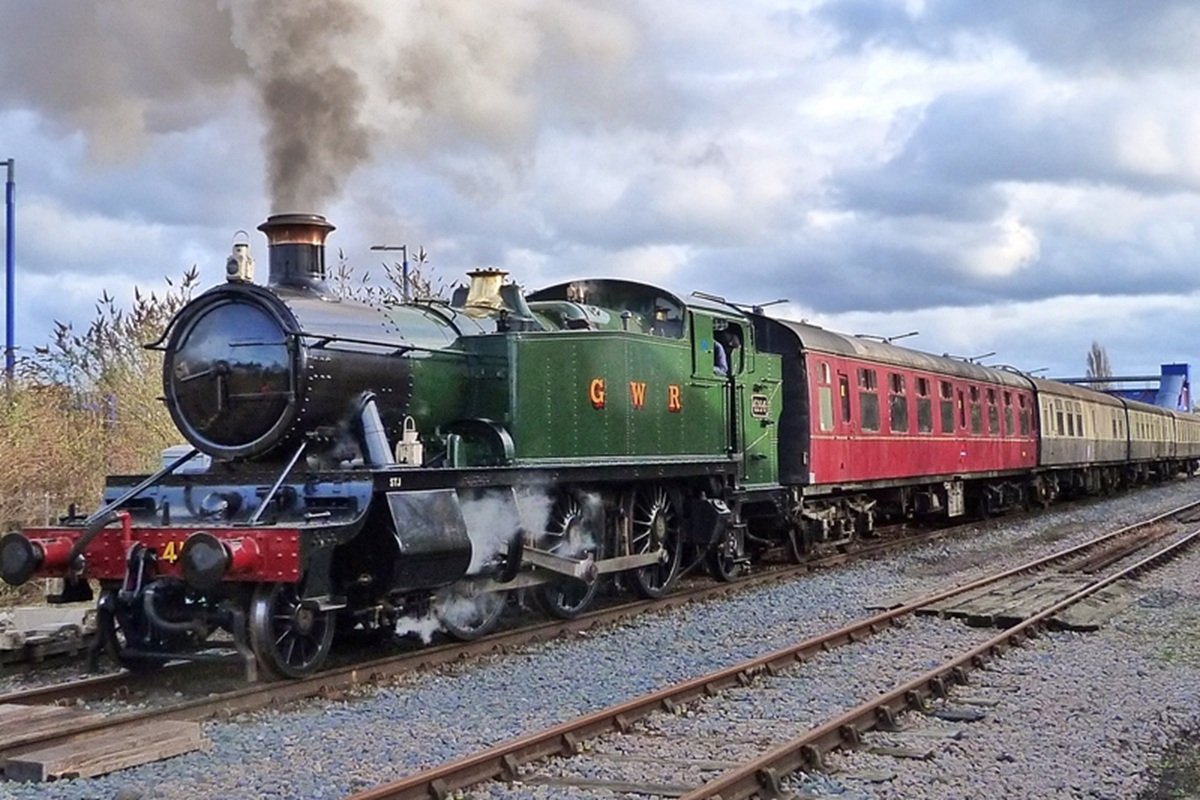 Chiltern Hills Steam Train Experience With Sparkling Cream Tea For Four
