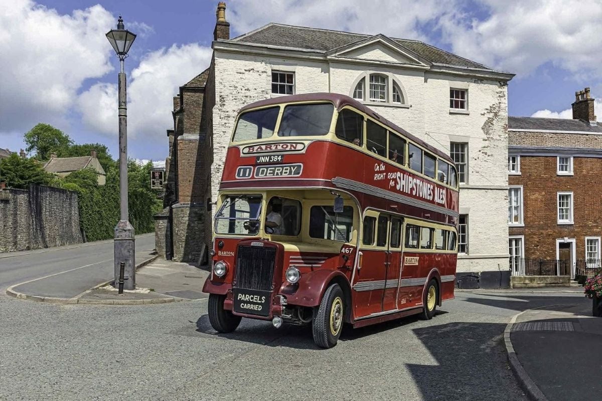 'A Christmas Journey' Vintage Bus and Steam Train Trip