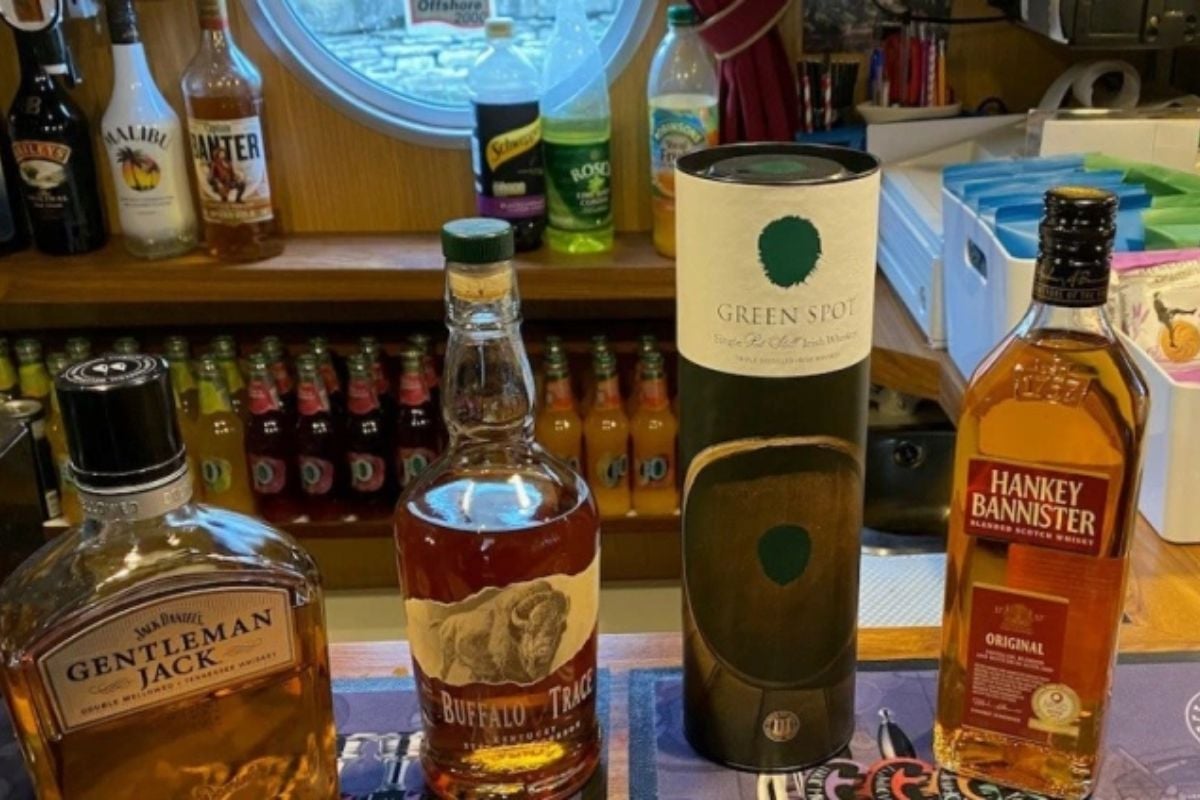 Leeds and Liverpool Canal Skipton Cocktail Cruise for Two