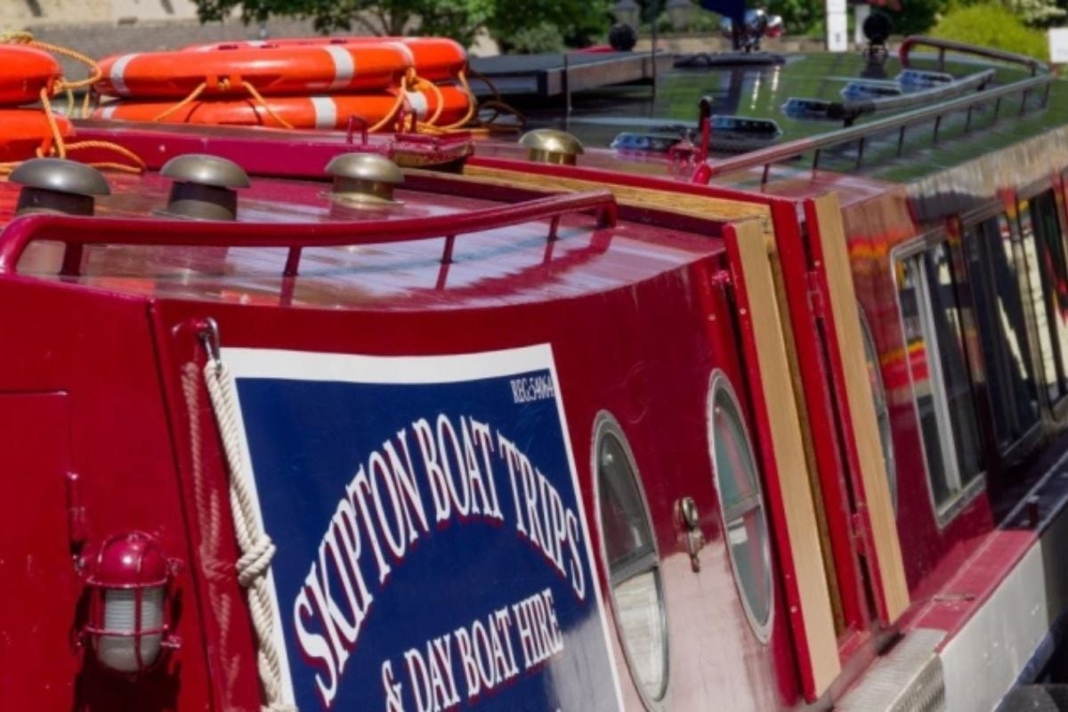 Leeds and Liverpool Canal Skipton Cocktail Cruise for Two
