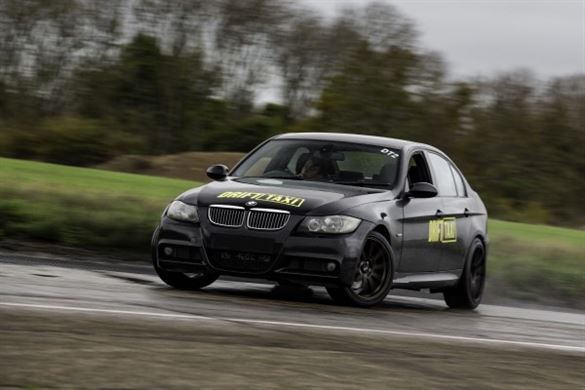 Drift Battle MX5 vs BMW Driving Experience - 36 Laps