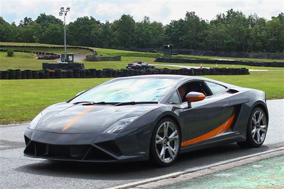 Drive a Lamborghini Gallardo LP560-4
