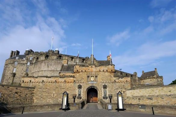 Edinburgh Castle and Meal for Two